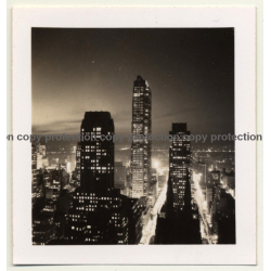 New York: Manhattan At Night / Skyscrapers (Vintage Photo B/W ~ 1960s)