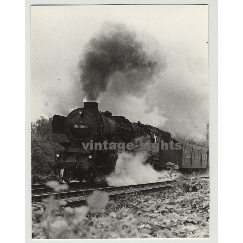 012 100-4 German Steam Train In Motion / Dampflok Star (Vintage Photo 1960s)