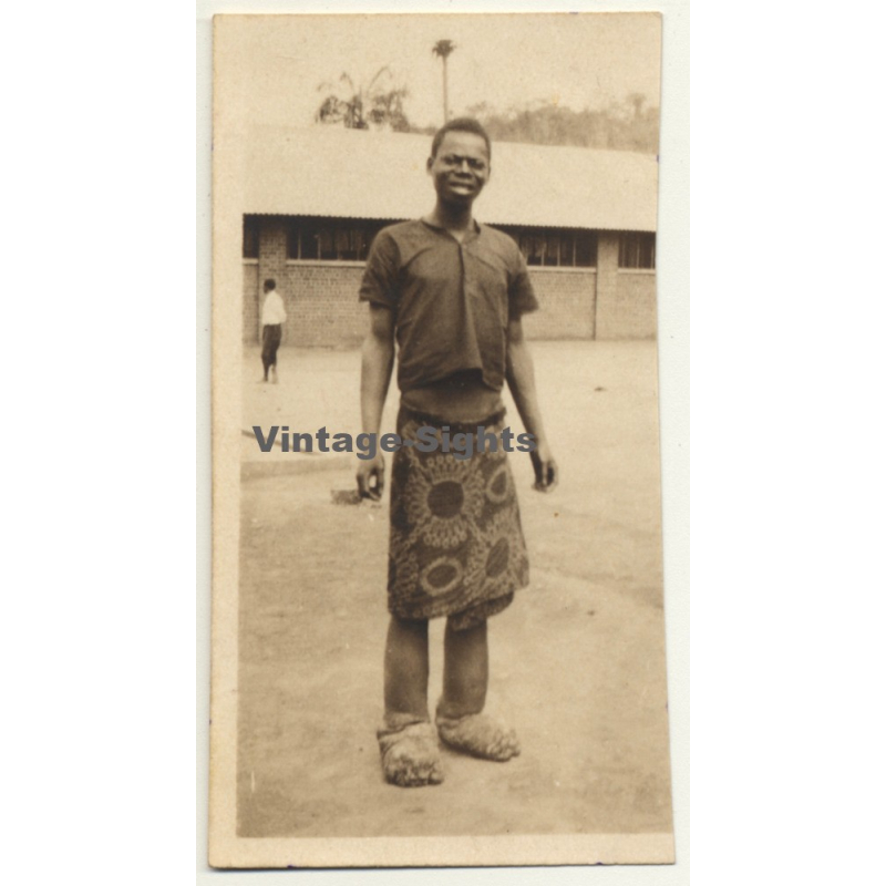 Congo Belge: Young Native Man With Elephantiasis (Vintage Photo ~ 1940s/1950s) Congo Belge: Young Native Man With Elephantiasis (Vintage Photo ~ 1940s/1950s)