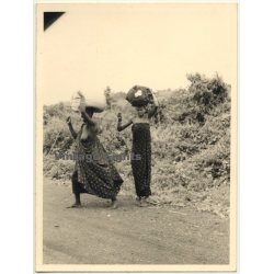 Congo: Indigenous Woman Flashes Boobs / Head-Carrying (Vintage Photo ~ 1950s)