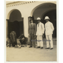 Léopoldville / Congo-Belge: Colonial Masters on Local Market (Vintage Photo 1930)