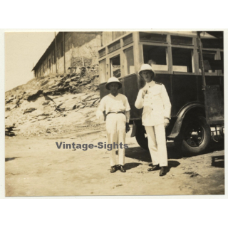 Matadi / Congo-Belge: Colonial Officer & Friend In Front Truck (Vintage Photo 1930)
