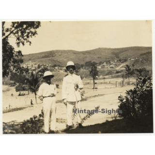 Congo-Belge: Colonial Officer & Friend On The Outskirts Of Matadi (Vintage Photo 1930)