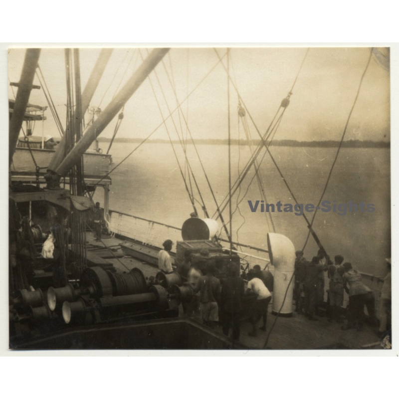 Trip To Congo-Belge: Native Workers On Deck Of The S.S. Anversville (Vintage Photo 1930) Trip To Congo-Belge: Native Workers On Deck Of The S.S. Anversville (Vintage Photo 1930)