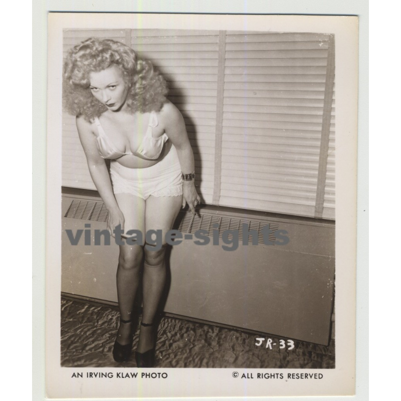 Joan Rydell Pinup JR-33 / Stockings (Vintage Irving Klaw Photo 1950s) Joan Rydell Pinup JR-33 / Stockings (Vintage Irving Klaw Photo 1950s)