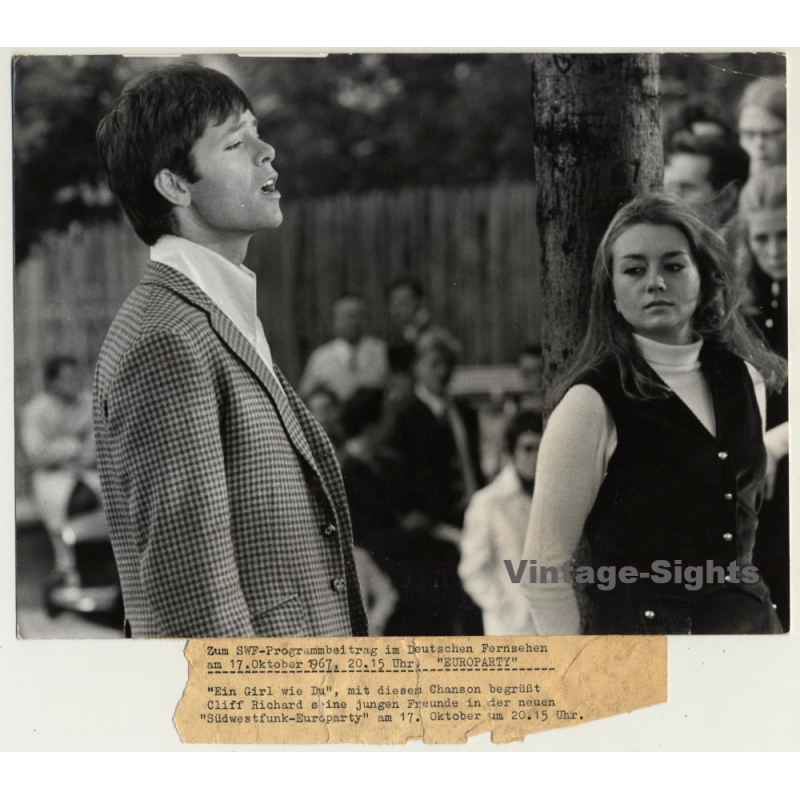 Cliff Richard 17.10.1967 German Televison SWF Europarty *2 (Vintage Press Photo) Cliff Richard 17.10.1967 German Televison SWF Europarty *2 (Vintage Press Photo)