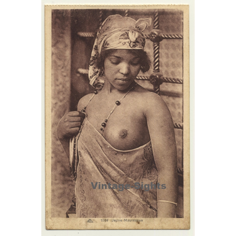 Jeune Mauresque / Topless - Ethno - Traditional Clothes (Vintage Postcard C.A.P. ~1940s)