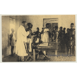Congo Belge: Red Cross Doctor Examins Native Kids (Vintage PC ~1910s/1920s)