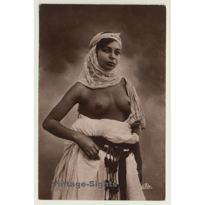 Jeune Arabe Femme / Nude - Ethnic (Vintage RPPC C.A.P.)