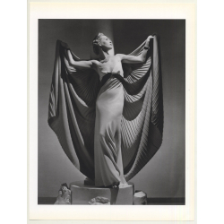 Horst P. Horst: Helen Bennett French Vogue 1936 (Sheet 1992: Form Horst 27 x 35.5 CM)