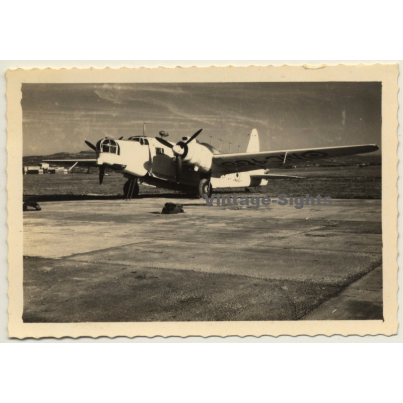 Salon-De-Provence: Vickers Wellington *2 (Air Sea Rescue) - École De L'Air (Vintage Photo 1946) Salon-De-Provence: Vickers Wellington *2 (Air Sea Rescue) - École De L'Air (Vintage Photo 1946)