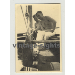 2 Young Shirtless Men On Sailing Ship (Vintage Photo 40s/50s Gay Int)