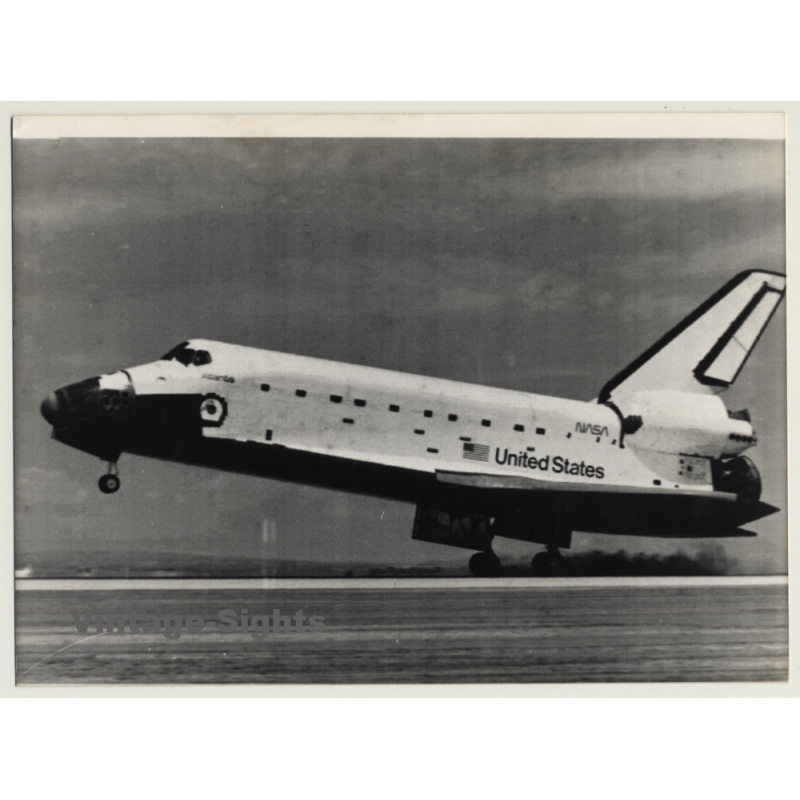 8.5.1989 Space Shuttle Atlantis Landing Edwards Air Force Base (Vintage Photo AFP)