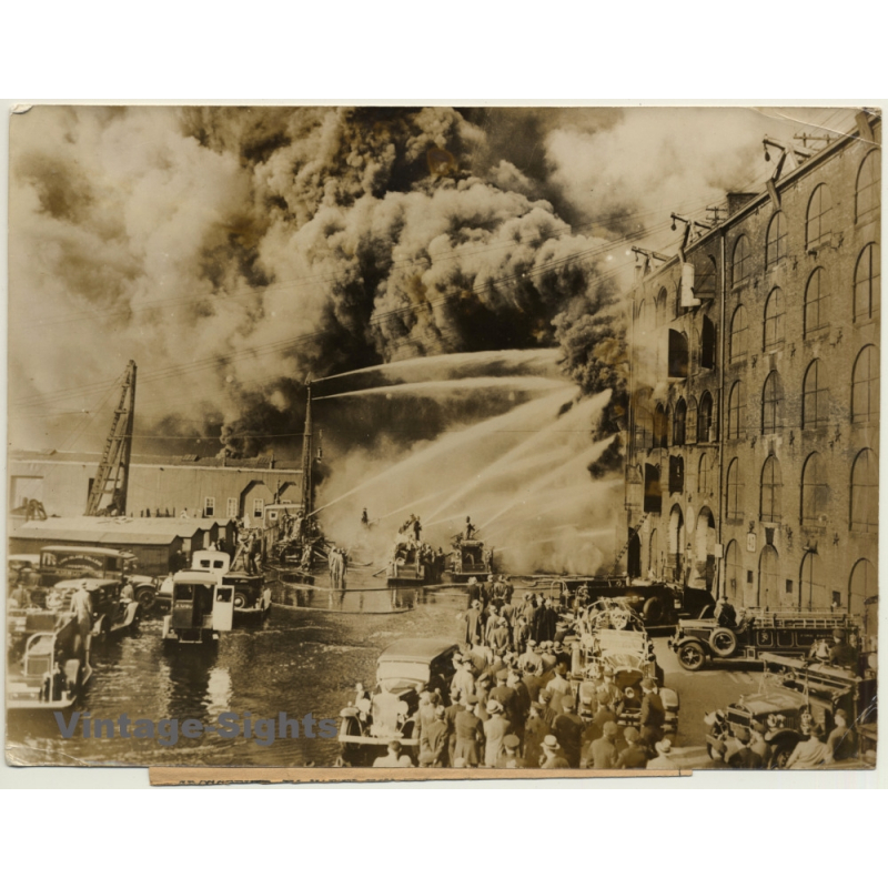 New York / USA: Big Fire At Harbor / Brooklyn - Fire Fighters (Vintage Press Photo ~1930s)
