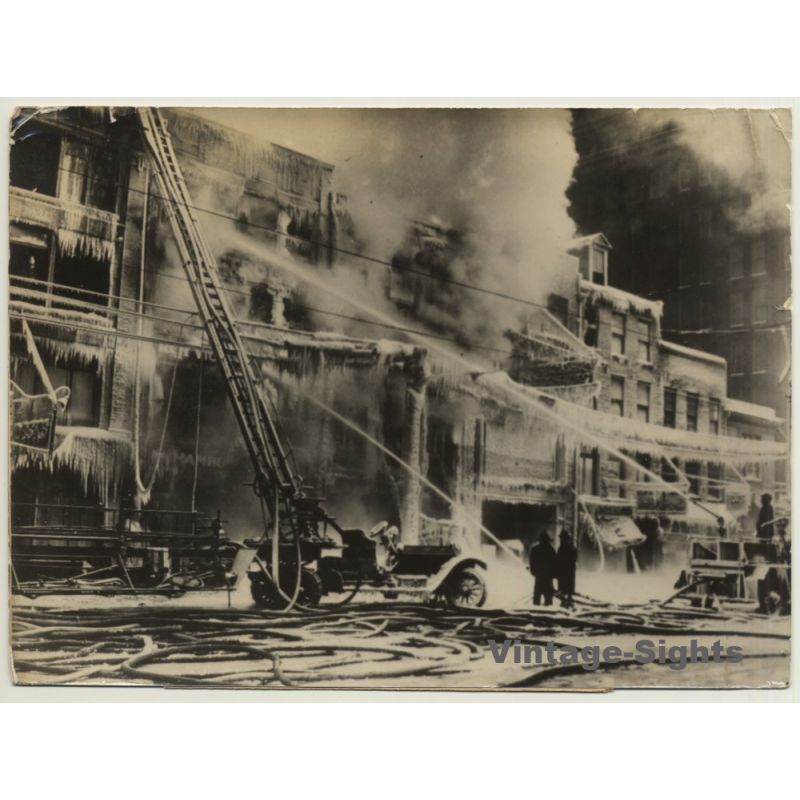 Pittsburgh / USA: Big Fire - Fire Fighters - Cold Wave (Vintage Press Photo ~1930s)