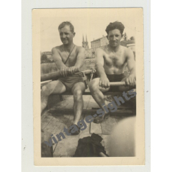33420 Branne / France: 2 Topless Guys In Rowing Boat (Vintage Photo 30s/40s Gay Int)