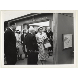 Grace Kelly Visits Museum / Hermès Kelly Bag (Vintage Press Photo ~1950s)