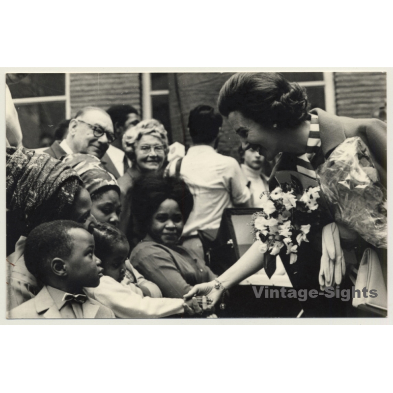 Queen Fabiola Of Belgium With Congolese Kids *2 (Vintage Photo1970s)
