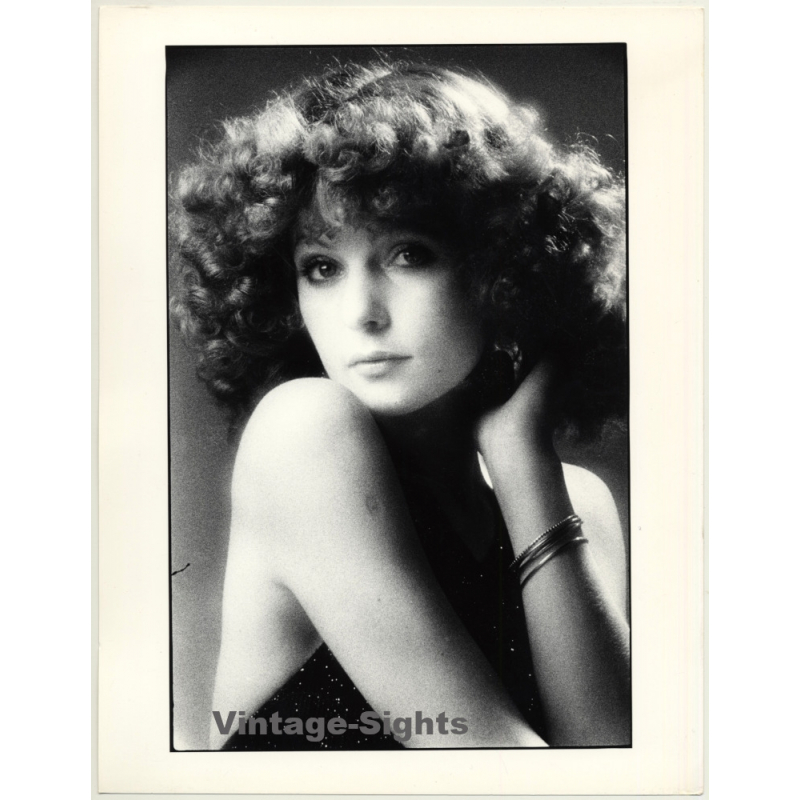 Portrait: Female Fashion Model *1 / Hairstyle (Vintage Photo: Wolfgang Klein 1980s DIN A4+)