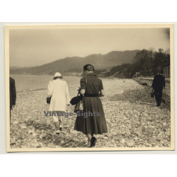 Élisabeth En Bavière - Reine Des Belges *5 / Seashore (Vintage Photo 1950s/1960s)