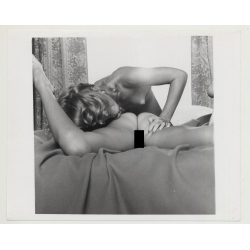 Nude Female Couple Relaxing On Bed / Butt - Tiny Breast - Lesbian INT (Vintage Photo Master 60s/70s)