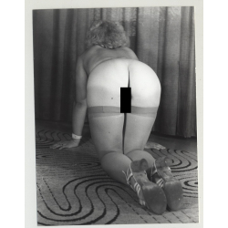 Rear View: Natural Blonde Wife Kneels On Psychedelic 70s Carpet (Vintage Amateur Photo: East Germany)