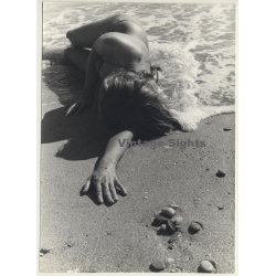 Jerri Bram (1942): Blonde Woman Laying In Surf / Beach (Vintage Photo ~1970s/1980s)