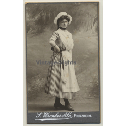 L. Wronker & Co / Pforzheim: Woman In Victorian Dress*2 / Apron (Vintage CDV / Carte De...