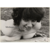 Snapshot: Busty Topless Woman Leans On Wall / Smile (Vintage Photo GDR ~1980s)