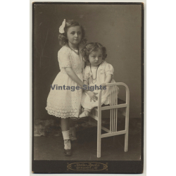 Atelier Apollo - F. Prügel / Dresden: 2 Little Girls / Sisters (Vintage Cabinet Card...