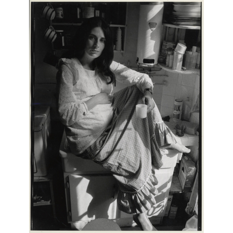 Jerri Bram (1942): Beautiful Pregnant Woman On Kitchen Sink (Vintage Photo ~1970s)