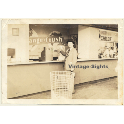 N.Y. / USA: Man Buys Drink At Orange Crush Counter (Vintage Photo 1939)