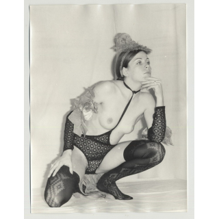 Topless 60s Beauty In Hot Lingerie / Perfect Breast - Stockings (Vintage Amateur Photo 60s/70s L)