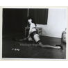Irving Klaw: Bettie Page Doing Splits F-348 / Pin-Up - BDSM (Vintage Photo USA)