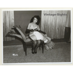 Irving Klaw: Brunette Spanking Blonde Maid - Gloves 8606 / Pin-up - BDSM (Vintage Photo USA)