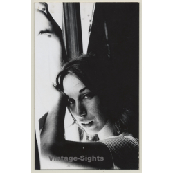 Jerri Bram (1942): Portrait Of Beauty Leaning Against Window (Vintage Photo ~1970s)