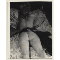 Elegant Brunette Nude With Black Cloth*12 / Risqué (Vintage Photo ~1940s/1950s)