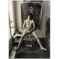 Jerri Bram (1942): Nude Man In Front Of Oil Painting / Gay INT (Vintage Photo ~1970s)