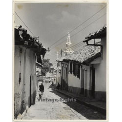 Bogota / Colombia: Barrio Pobre - Iglesia / Street Scene (Large Vintage Photo 1957)