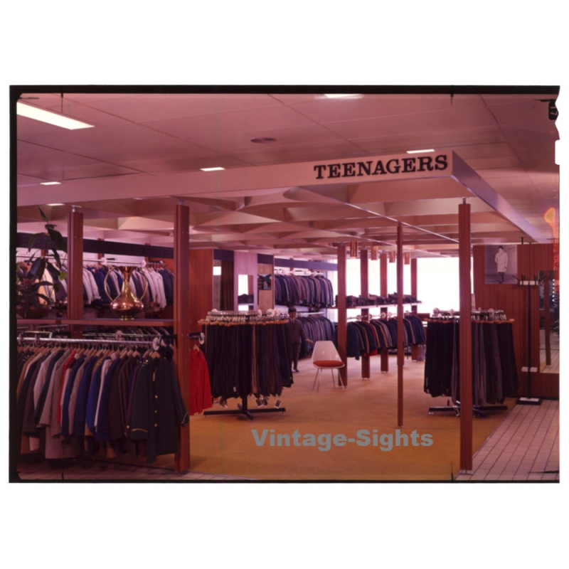 Teenagers Fashion Departement / Store - Design (Vintage Large Format Diapositive 1960s/1970s) Teenagers Fashion Departement / Store - Design (Vintage Large Format Diapositive 1960s/1970s)