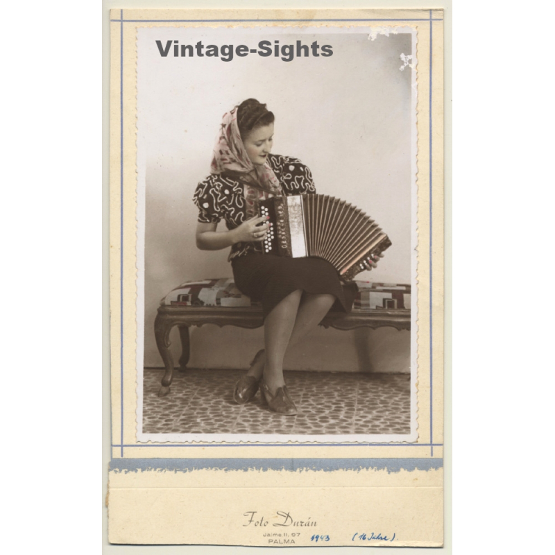 Foto Durán / Palma: Young Woman With Accordion (Vintage Photo 1943)