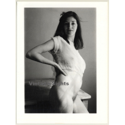 Jerri Bram (1942): Natural Brunette Nude Leans Against Table*3 (Vintage Photo ~1970s/1980s)
