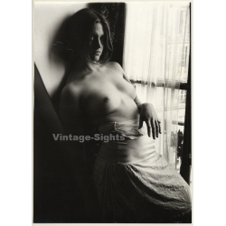 Jerri Bram (1942): Natural Brunette Semi Nude Looks At Camera (Vintage Photo ~1970s/1980s)