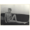 Slim Shorthaired Blonde Nude On Couch*1 / Long Legs (Vintage Photo GDR ~1980s)