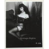 Irving Klaw: Bettie Page Lifts Negligee Q-254 / Pin-Up - BDSM (Vintage Photo USA)