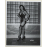 Irving Klaw: Bettie Page In Laced Up Body 1645 / Pin-Up - BDSM (Vintage Photo USA)
