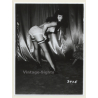 Irving Klaw: Bettie Page Bends Forward - Garter 3425 / Pin-Up - BDSM (Vintage Photo USA)