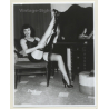 Irving Klaw: Bettie Page Shows Long Leg 5104 / Pin-Up - BDSM (Vintage Photo USA)