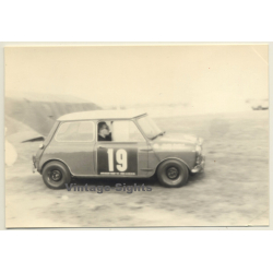 Tour De France 1964: N°19 Austin Mini Cooper S / Hopkirk - Liddon (Vintage Photo)