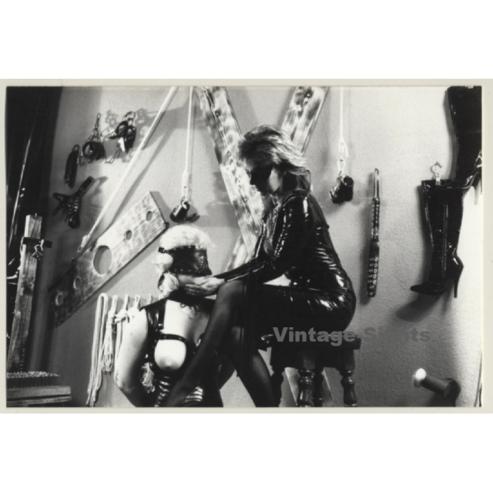 Slim Mistress & Topless Maid In BDSM Studio*1 / Lacquer Outfit (Vintage Photo ~1990s)